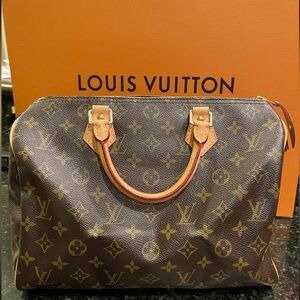 Louis Vuitton Speedy 30 — excellent condition, comes w/ dust bag!
